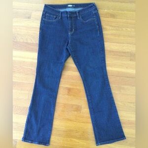 Old Navy blue denim boot cut jean, size 6 short